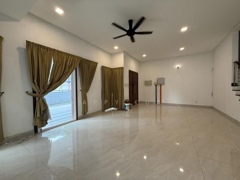 Rumah Berkembar untuk Dijual di Ampang Jaya (Ampang) - Happy Kua - Living Room - PropertyGuru.com.my