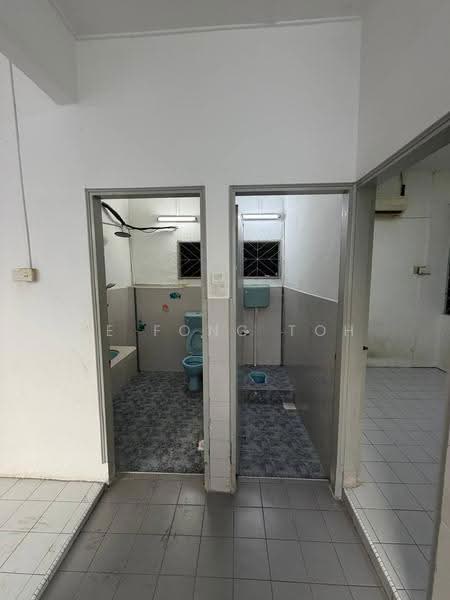 Rumah Teres 1-Tingkat untuk Dijual di Taman Johor Jaya (Johor Bahru) - Ee Fong Toh - Bathroom - PropertyGuru.com.my