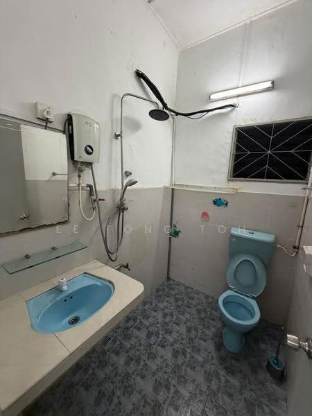 Rumah Teres 1-Tingkat untuk Dijual di Taman Johor Jaya (Johor Bahru) - Ee Fong Toh - Bathroom - PropertyGuru.com.my