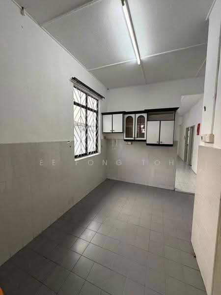 Rumah Teres 1-Tingkat untuk Dijual di Taman Johor Jaya (Johor Bahru) - Ee Fong Toh - Kitchen - PropertyGuru.com.my