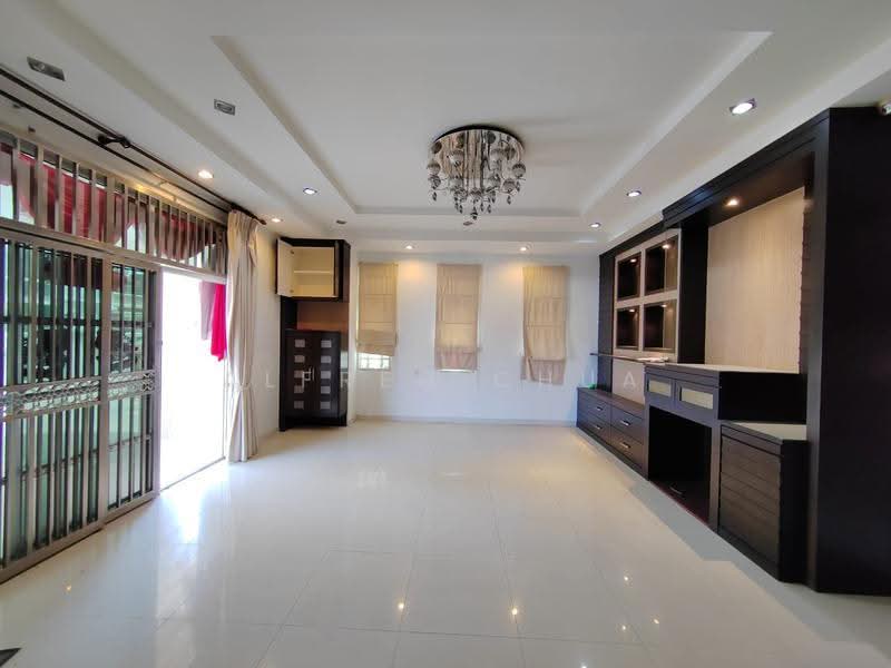 Bungalow House for Sale in Taman Cengal (Butterworth) - Alfred Chua - Living Room - PropertyGuru.com.my