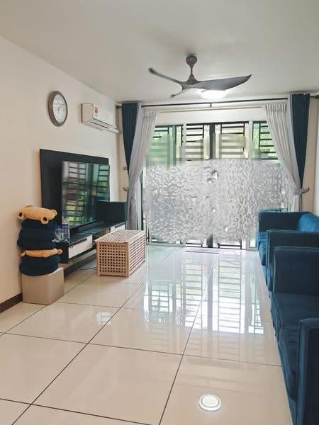 Pangsapuri untuk Dijual di Larkin Residence Phase 2 - Bee Ng - Living Room - PropertyGuru.com.my