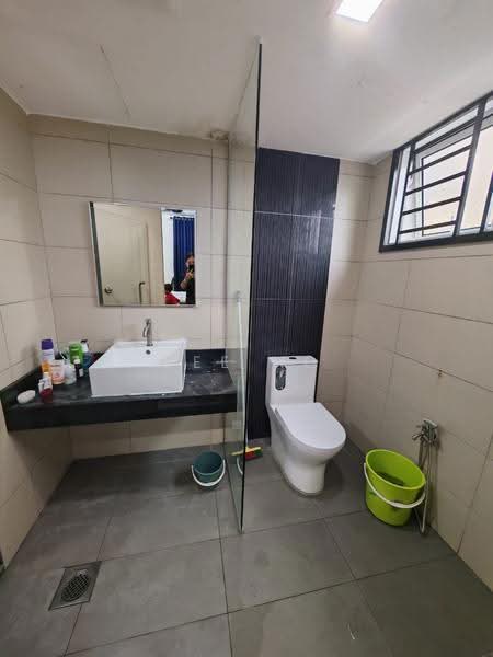 Pangsapuri untuk Dijual di Larkin Residence Phase 2 - Bee Ng - Bathroom - PropertyGuru.com.my