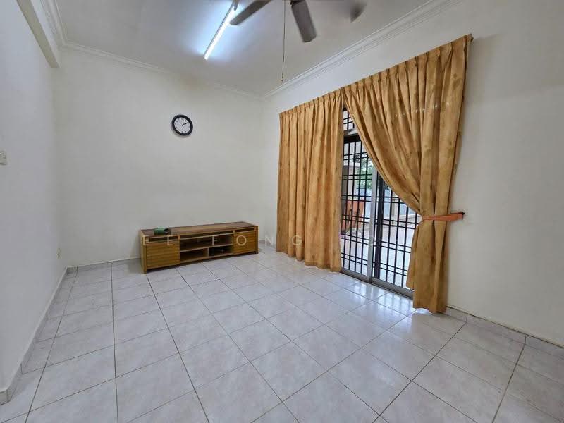Rumah Teres 2-Tingkat untuk Dijual di Taman Daya (Johor Bahru) - Ee Fong Toh - Living Room - PropertyGuru.com.my