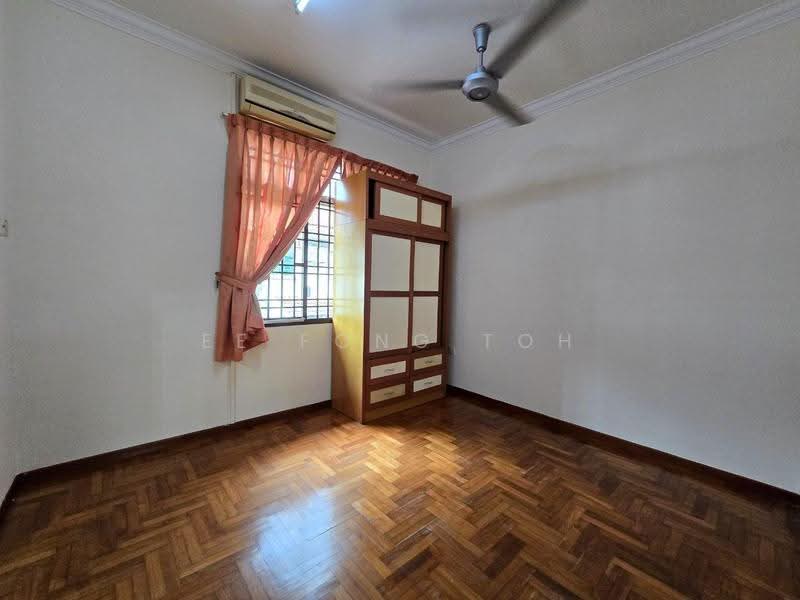 Rumah Teres 2-Tingkat untuk Dijual di Taman Daya (Johor Bahru) - Ee Fong Toh - Bedroom - PropertyGuru.com.my