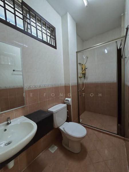 Rumah Teres 2-Tingkat untuk Dijual di Taman Daya (Johor Bahru) - Ee Fong Toh - Bathroom - PropertyGuru.com.my