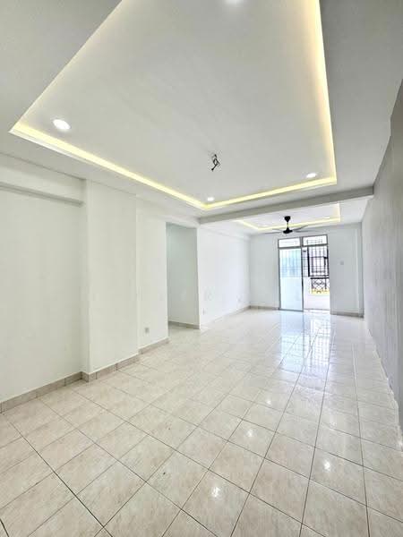 Pangsapuri untuk Dijual di Bayu Puteri 1 - Healer Lau - Living Room - PropertyGuru.com.my