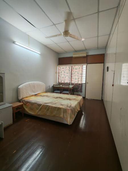 Rumah Teres 2-Tingkat untuk Dijual di Island Park (Jelutong) - Lilly . - Bedroom - PropertyGuru.com.my