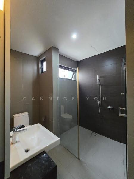 Banglo Pautan untuk Dijual di Taman Danau Desa (Taman Desa) - Cannice You - Bathroom - PropertyGuru.com.my