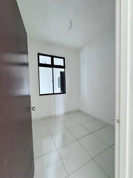 Kediaman Servis untuk Dijual di Sky Gardens Residences - Hui Hui . - PropertyGuru.com.my