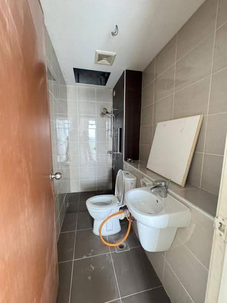 Kediaman Servis untuk Dijual di Sky Gardens Residences - Hui Hui . - PropertyGuru.com.my