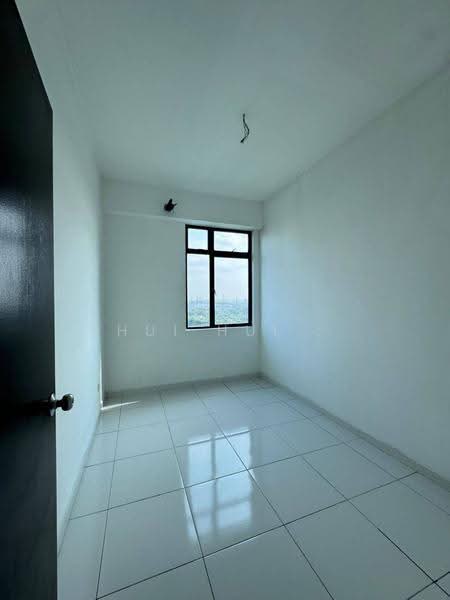 Kediaman Servis untuk Dijual di Sky Gardens Residences - Hui Hui . - PropertyGuru.com.my