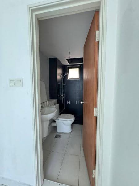 Kediaman Servis untuk Dijual di Sky Gardens Residences - Hui Hui . - PropertyGuru.com.my