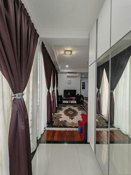 Rumah Berkembar untuk Dijual di Ampang (Selangor) - Mohd Aizat Saiful Bahri - Living Room - PropertyGuru.com.my