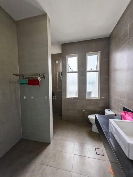 Rumah Teres 2-Tingkat untuk Dijual di Taman Seri Austin (Tebrau) - Ee Fong Toh - Bathroom - PropertyGuru.com.my