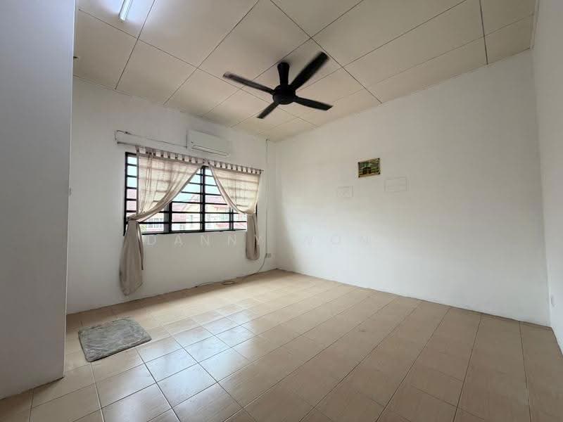 Rumah Teres 2-Tingkat untuk Dijual di Desa Mutiara (Rawang) - Danny Wong - Living Room - PropertyGuru.com.my