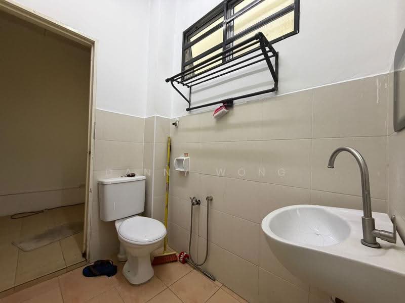 Rumah Teres 2-Tingkat untuk Dijual di Desa Mutiara (Rawang) - Danny Wong - Bathroom - PropertyGuru.com.my