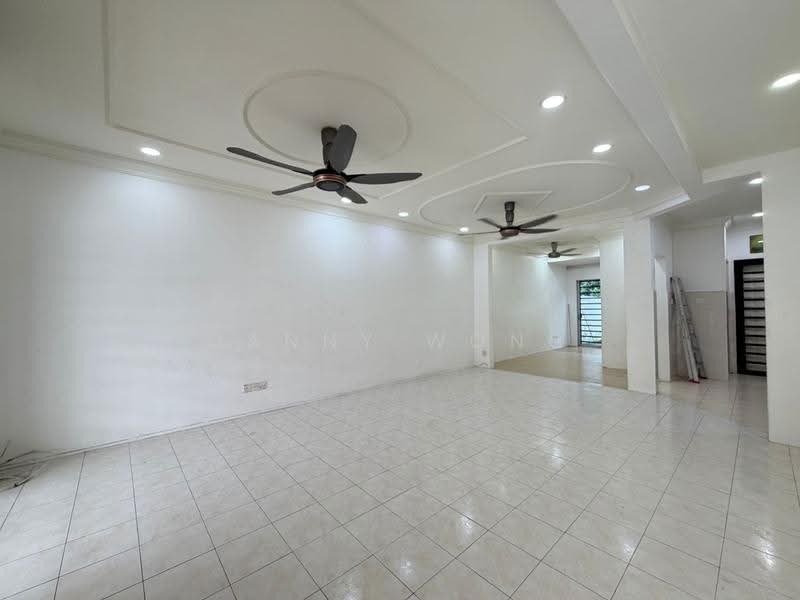 Rumah Teres 2-Tingkat untuk Dijual di Desa Mutiara (Rawang) - Danny Wong - Living Room - PropertyGuru.com.my