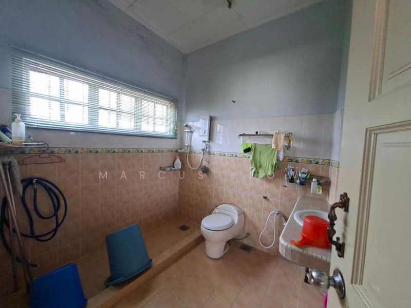 Rumah Teres 2-Tingkat untuk Dijual di Taman Harapan Baru (Rasah) - Marcus Yeow - Bathroom - PropertyGuru.com.my