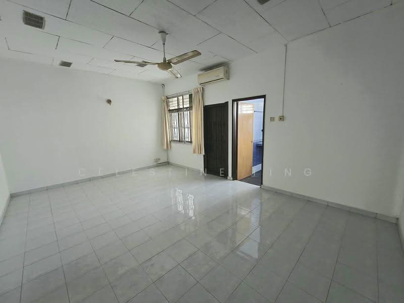Rumah Teres 2-Tingkat untuk Dijual di Taman Kajang Jaya (Kajang) - Celestine Ting - Living Room - PropertyGuru.com.my