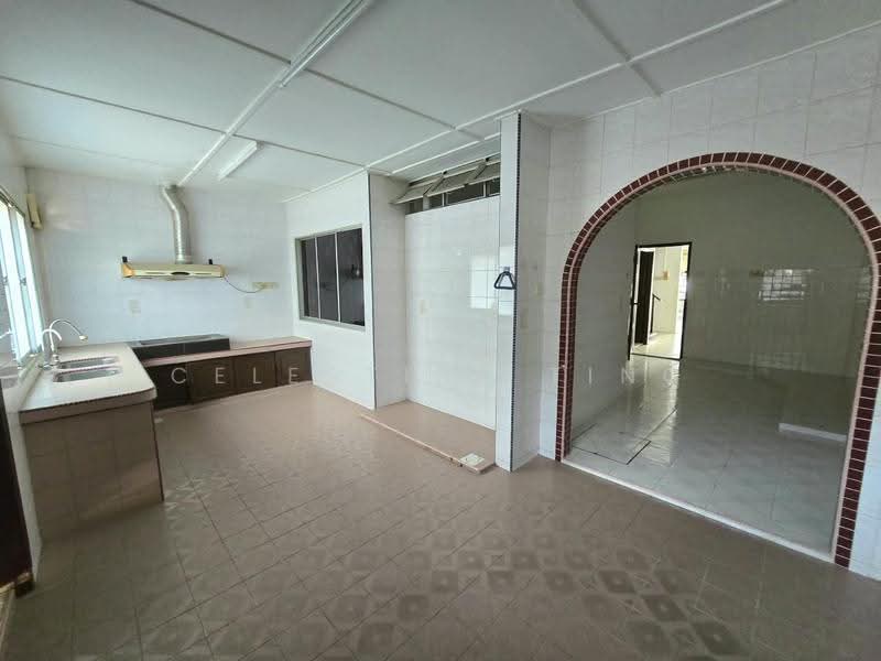 Rumah Teres 2-Tingkat untuk Dijual di Taman Kajang Jaya (Kajang) - Celestine Ting - Kitchen - PropertyGuru.com.my