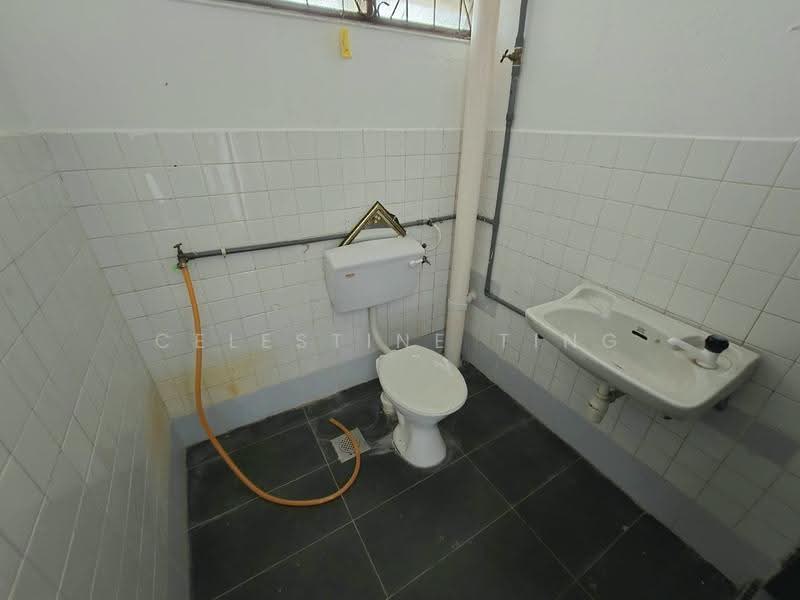Rumah Teres 2-Tingkat untuk Dijual di Taman Kajang Jaya (Kajang) - Celestine Ting - Bathroom - PropertyGuru.com.my