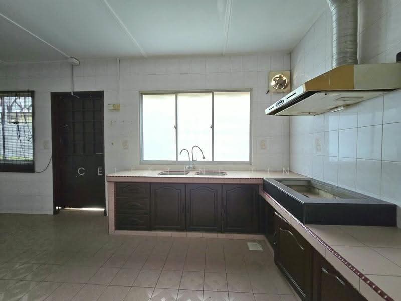Rumah Teres 2-Tingkat untuk Dijual di Taman Kajang Jaya (Kajang) - Celestine Ting - Kitchen - PropertyGuru.com.my