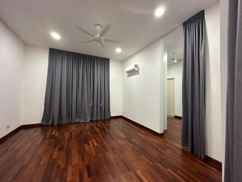 Condominium for Sale at 8 Petaling - JJ Ooi - Living Room - PropertyGuru.com.my