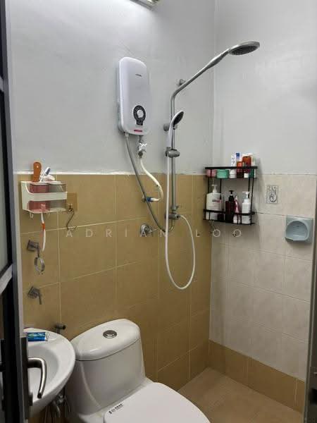 Rumah Teres 2-Tingkat untuk Dijual di TAMAN PUCHONG UTAMA (Puchong) - Adrian Loo - Bathroom - PropertyGuru.com.my