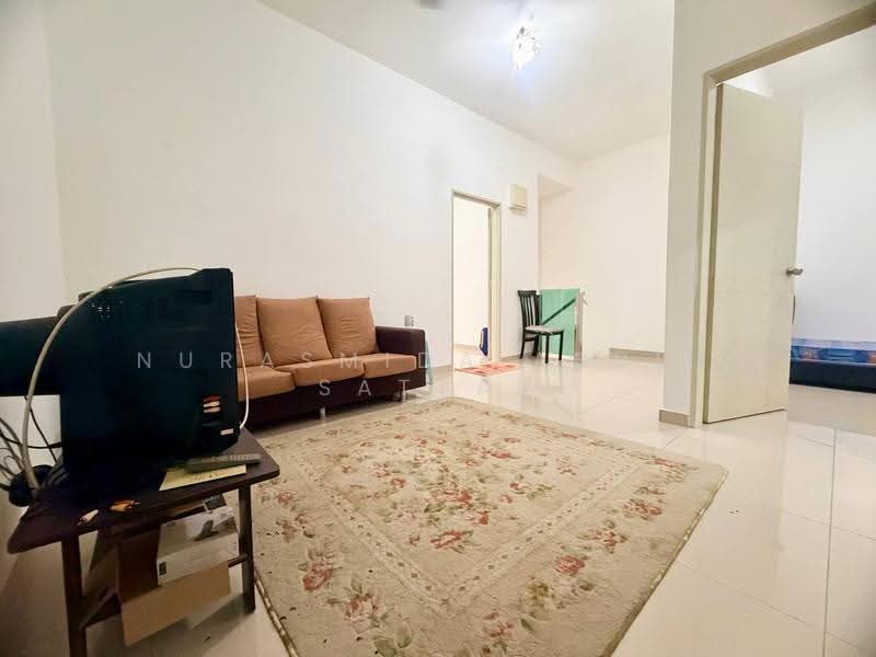 2-storey Terraced House for Rent in Nusari Aman 2 (Bandar Sri Sendayan) - Nurasmida Abdul Sattar - Living Room - PropertyGuru.com.my