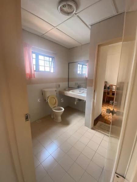 Terraced House for Sale in Bandar Sungai Long (Selangor) - Kris Tan - Bathroom - PropertyGuru.com.my