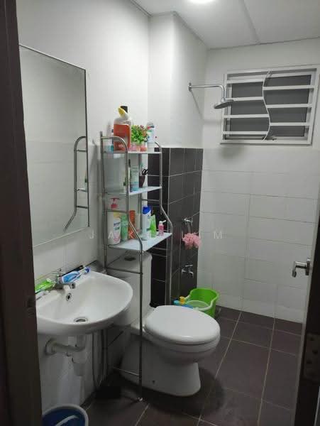 Apartment for Sale at Residensi Alam Damai (PR1MA @ Alam Damai) - Jake Lim - Bathroom - PropertyGuru.com.my