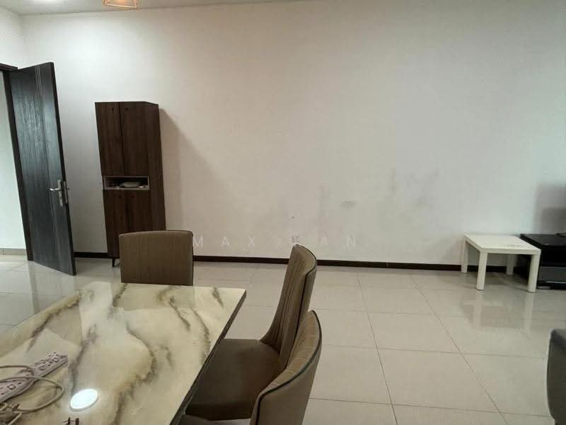 Kediaman Servis untuk Disewa di Molek Regency - Max Kan - Living Room - PropertyGuru.com.my