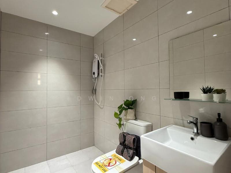 Service Residence for Sale at Seiras @ Utropolis - Edwin Ong - Bathroom - PropertyGuru.com.my