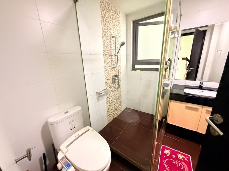 Pangsapuri untuk Disewa di Molek Pine 3 - Fiona Lai - Bathroom - PropertyGuru.com.my