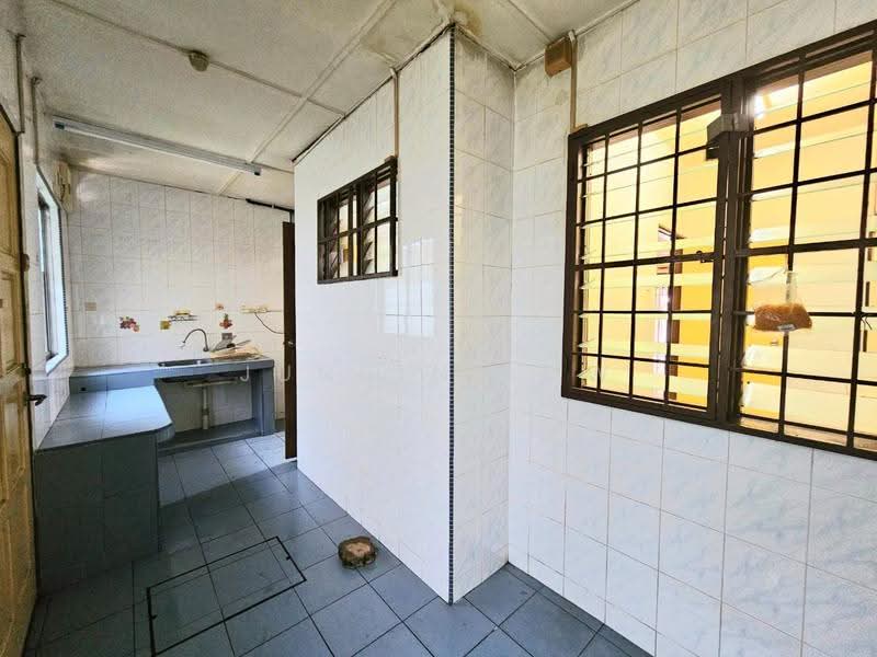 2-storey Terraced House for Sale in TAMAN PUCHONG UTAMA (Puchong) - Junbin Low - Kitchen - PropertyGuru.com.my