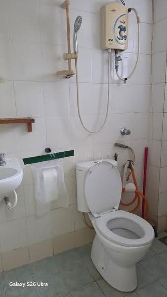 Pangsapuri untuk Disewa di Pangsapuri Randa - Winnie Chow - Bathroom - PropertyGuru.com.my