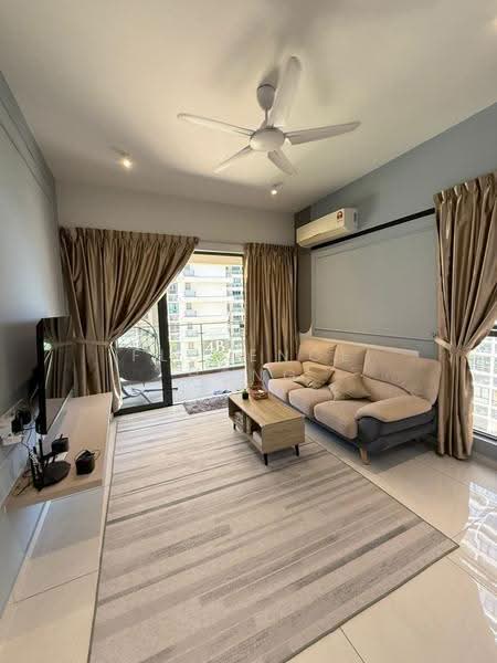 Kondominium untuk Disewa di Bay Point @ Country Garden Danga Bay - Florence Hong - Living Room - PropertyGuru.com.my