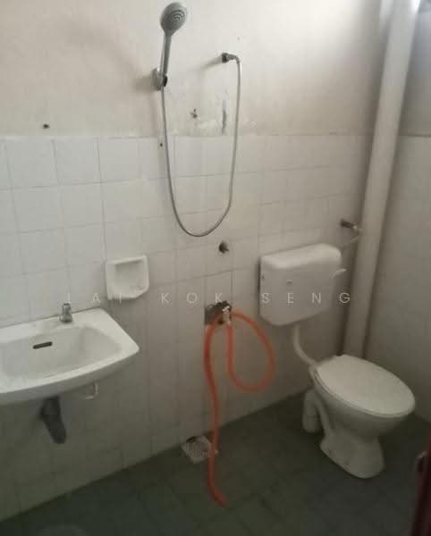 2-storey Terraced House for Sale in Bandar Seri Alam (Masai) - Lai Kok Seng - Bathroom - PropertyGuru.com.my