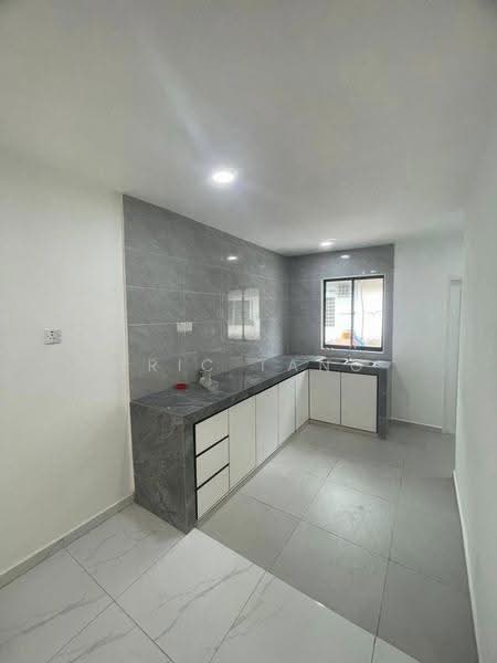 2-storey Terraced House for Sale in Taman Skudai Baru (Skudai) - Eric Tang - Kitchen - PropertyGuru.com.my
