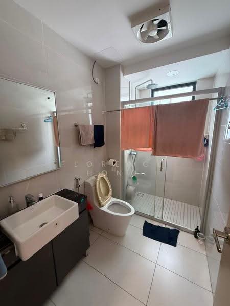 Kondominium untuk Dijual di Bay Point @ Country Garden Danga Bay - Florence Hong - Bathroom - PropertyGuru.com.my