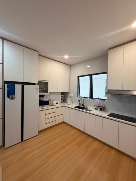 Kondominium untuk Dijual di Bay Point @ Country Garden Danga Bay - Florence Hong - Kitchen - PropertyGuru.com.my