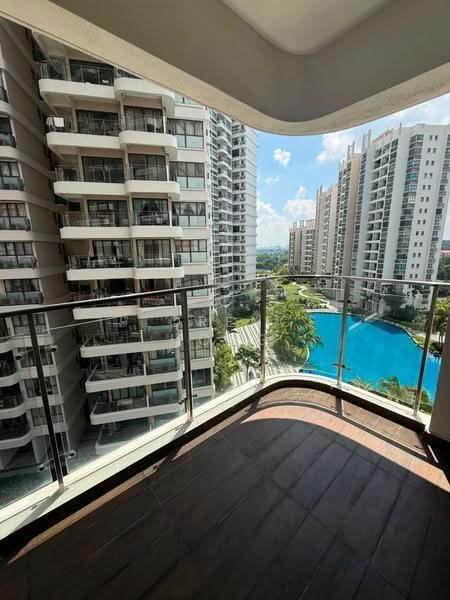Kondominium untuk Dijual di Bay Point @ Country Garden Danga Bay - Florence Hong - Balcony - PropertyGuru.com.my