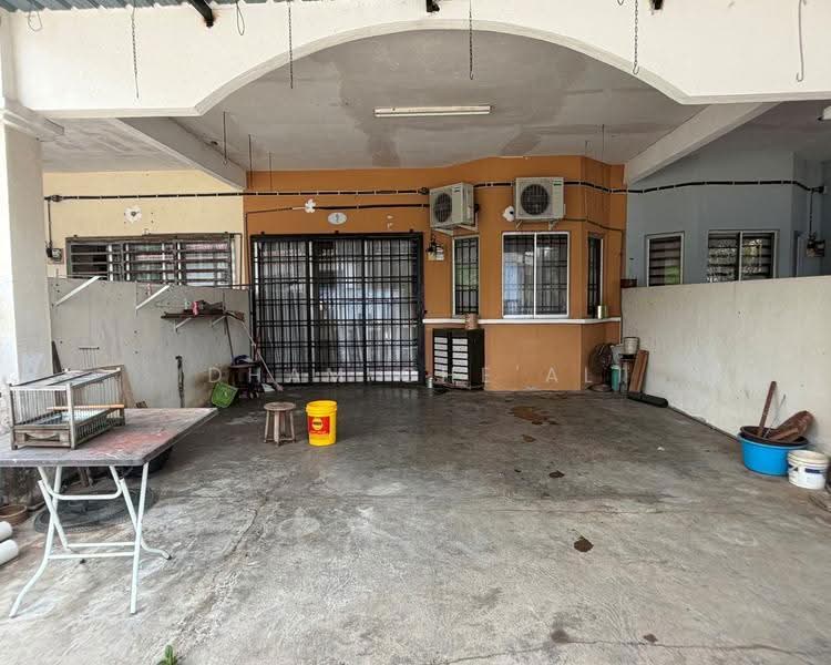 1-storey Terraced House for Sale in Taman Tas (Kuantan) - Idham Che'Ali - Exterior - PropertyGuru.com.my
