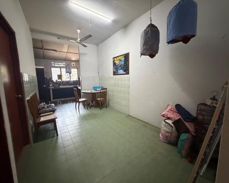 1-storey Terraced House for Sale in Taman Tas (Kuantan) - Idham Che'Ali - Kitchen - PropertyGuru.com.my