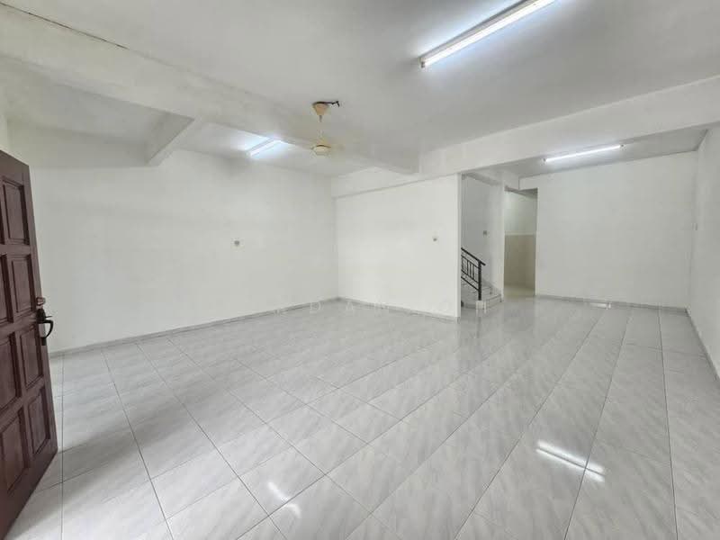 Rumah Teres 2-Tingkat untuk Dijual di Taman Pulai Utama (Skudai) - Jordan Oh - Living Room - PropertyGuru.com.my
