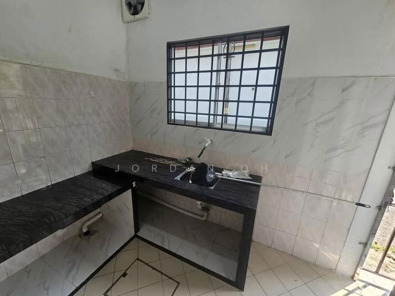 Rumah Teres 2-Tingkat untuk Dijual di Taman Pulai Utama (Skudai) - Jordan Oh - Kitchen - PropertyGuru.com.my