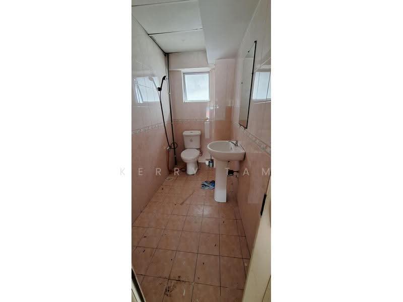 Retail Office for Rent in SS2 (Petaling Jaya) - Kerry Tam - Bathroom - PropertyGuru.com.my