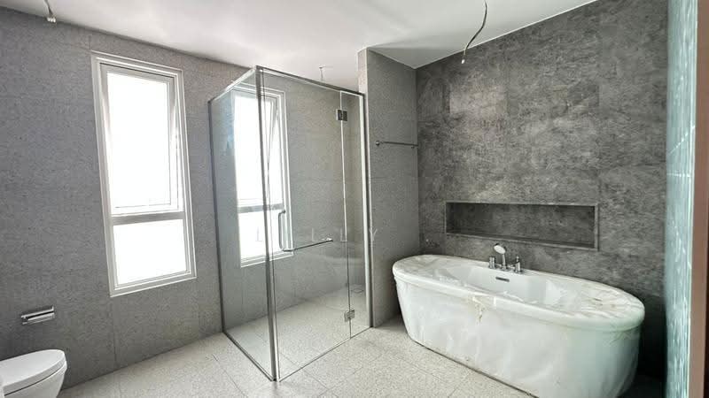 Semi-Detached House for Rent in Seri Tanjung Pinang (Tanjung Tokong) - Lilly . - Bathroom - PropertyGuru.com.my