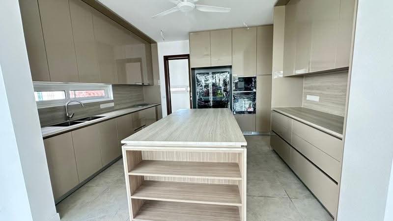 Semi-Detached House for Rent in Seri Tanjung Pinang (Tanjung Tokong) - Lilly . - Kitchen - PropertyGuru.com.my